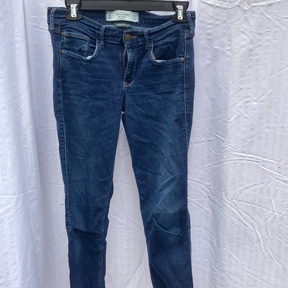 Abercrombie & Fitch Women's Perfect Stretch Blue Jeans SIZE W 29 L31 (8L)